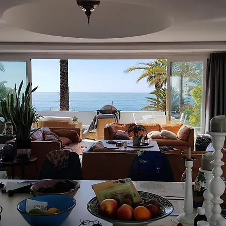 Oasis Beachfront Golden Mile בית נופש