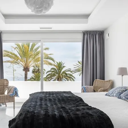 Oasis Beachfront Golden Mile בית נופש