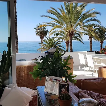 בית נופש Oasis Beachfront Golden Mile *